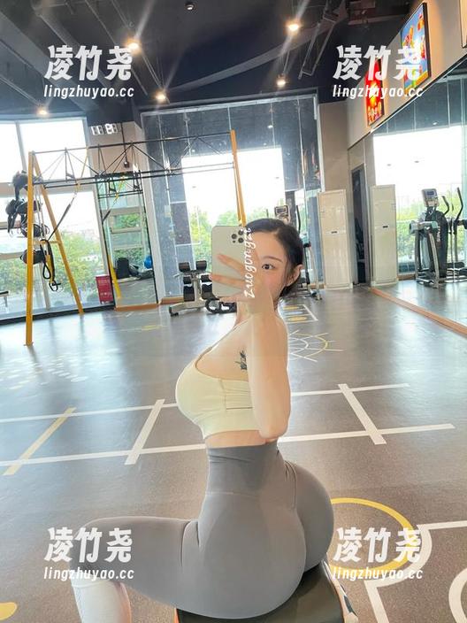 微密圈 - 就在今儿！左公子666白色合集新鲜出炉，更新得让人捧心！