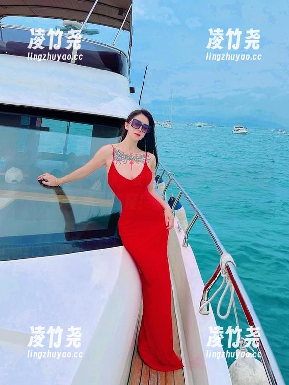 微密圈 - 张老师，长腿与热门作品：众里寻她千百度！能下载吗？