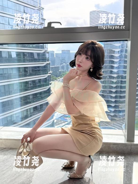 微密圈 - 这组高清圣诞照片，徐莉芝一脸无辜，但我并不相信。