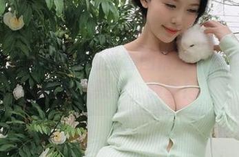 黑丝+海边=抖娘利世套图精选：连海浪都在默默鼓掌，鼓掌！