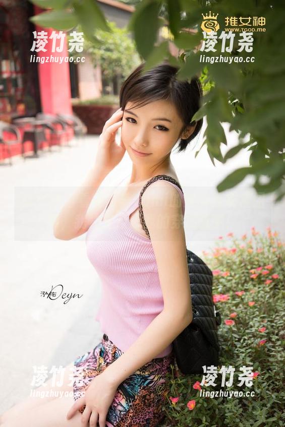 推女神 - 看完尤美Yumi的定制连衣裙图集，我决定反思我的穿搭哲学！