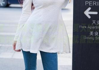 推女郎 – 冯雨芝图集分享：夏天的热浪就像她的发型，随便一甩就很随意