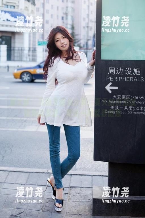 推女郎 - 冯雨芝图集分享：夏天的热浪就像她的发型，随便一甩就很随意