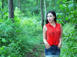 推女郎 – 潘娇娇的夏日原图，随性自然，像是夏天的一阵微风，吹散了烦恼。