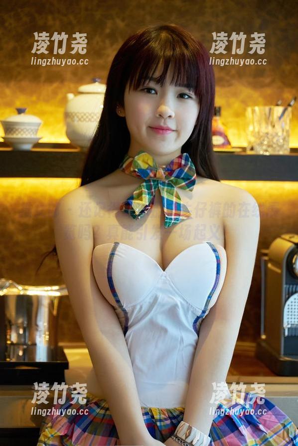 推女郎 - 还记得谭冰那个牛仔裤的在线展览吗？真能引发一场起义！