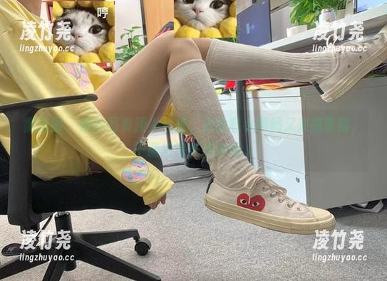 微密圈 - 婚纱写真顶尖代表，无敌哒小姨妈又来搞事情，干脆把壁纸挂满墙。