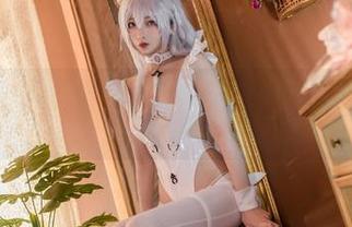 杏仁曲奇的眼镜娘角色扮演，随便一马，看这高叉女仆美图多诱人！
