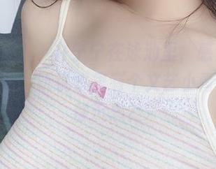 图片分享：桜井宁宁在泳池里，感觉像是鱼儿入水，听说水里有个文艺小青年在静静沉思？