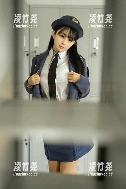 私拍写真再添新花样：桜井宁宁的透明泳衣，真有种“看得太清楚”的冲动。