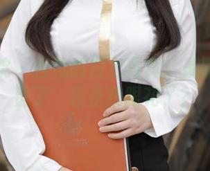模范学院 – 优优的白色写真：是照相机出错了，还是我眼花了？