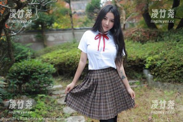 模范学院 - 唐琪儿Beauty裸足高清照，怎么一不小心就成了脚艺品？