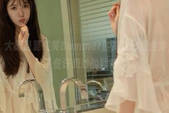 模范学院 – 大概是夏笑笑Summer的高清套装合集，给我带来了些许微妙的期待。