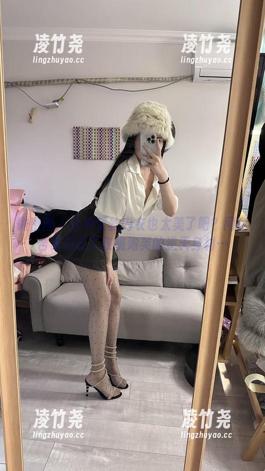 微密圈 - 这种蕾丝内衣也太美了吧？网盘合集见证了玫桃泡芙的逆天身材…