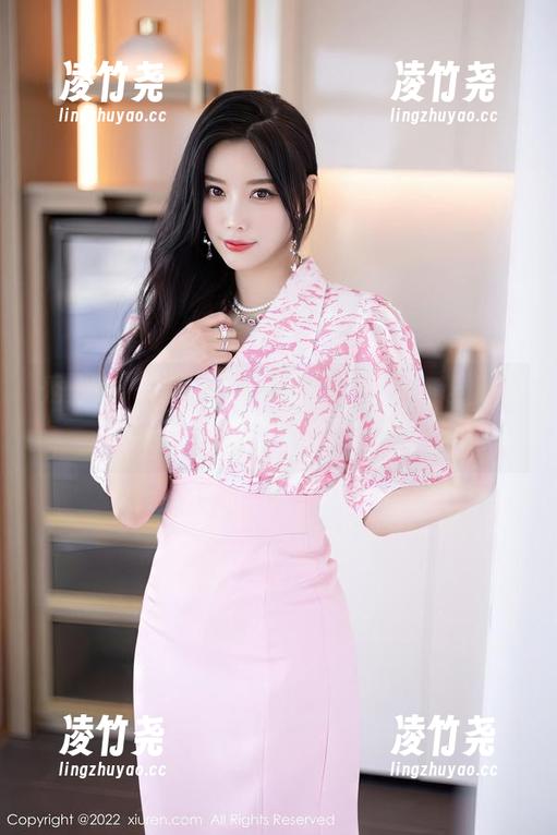 秀人网 - Cheryl青树给你整合：这份制服合集，文艺气息浓厚！