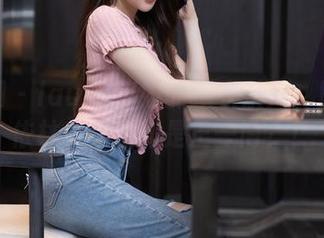 秀人网 – laura阿姣的睡衣系列：原图蔡依林，套图却是王一博？！