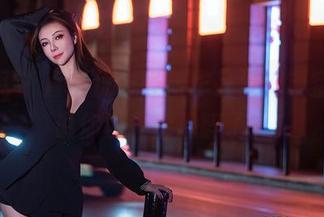 秀人网 – 直击优酱最新作品集：镂空，别说你也开始想醉了。