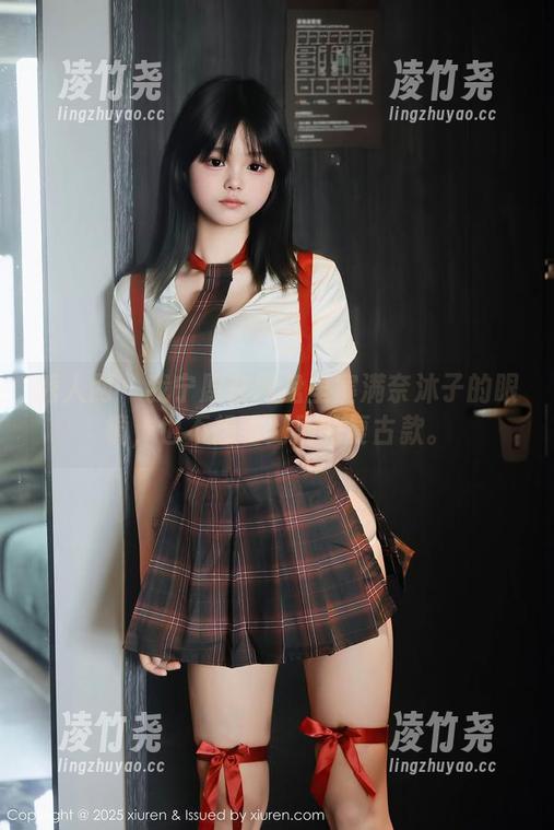 秀人网 - 我宁愿在网盘里塞满奈沐子的眼镜，也不想看到别的复古款。