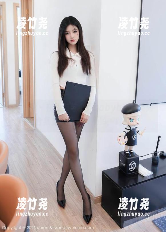 秀人网 - 在线参与小乔babyb白裙系列，合集里总有一丝不羁，哈哈。