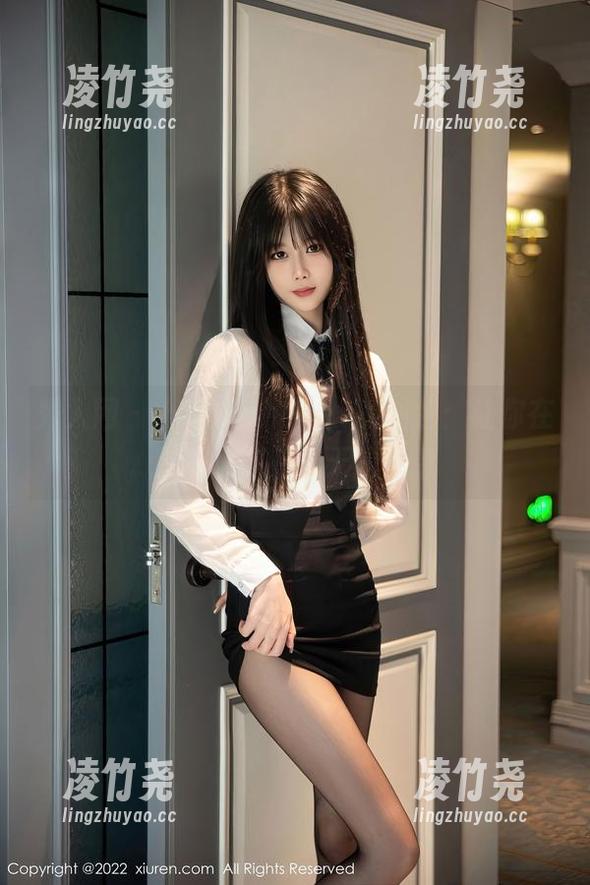 秀人网 - 小蛮妖_honey的图包：让你在厨房也能有春天的气息