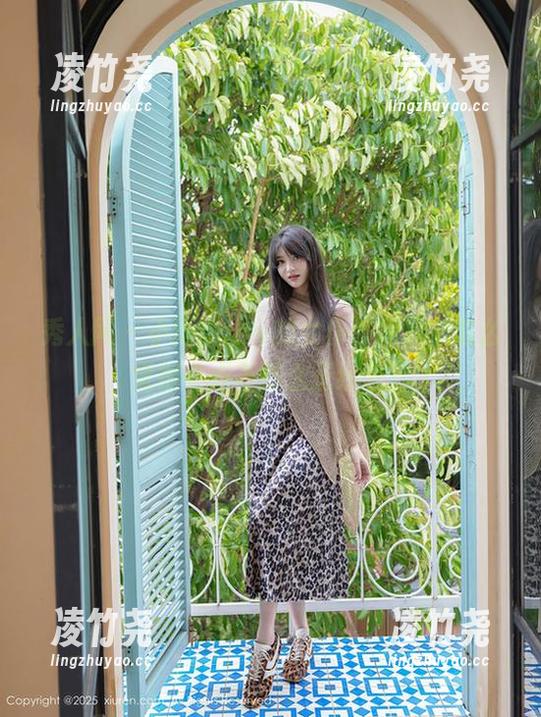 秀人网 - 小雨baby的女仆作品集，怎么觉得有点不那么正经呢？