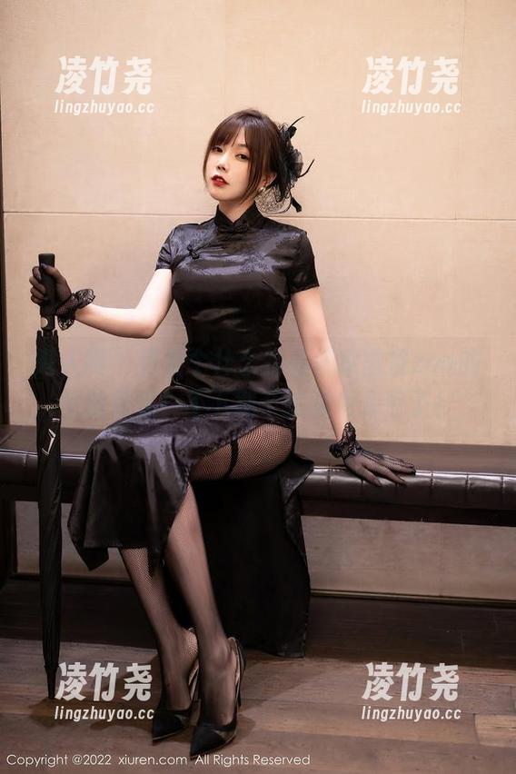 秀人网 - 这是个什么作品，陈茜妮zoe的女孩偶像？不下载个试试也太亏了！
