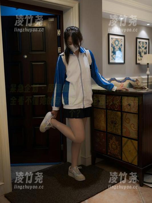 紧急企划 - 原图放出，小恩运动神态，完全看不懂她的穿衣逻辑，全套到底是要哪个？