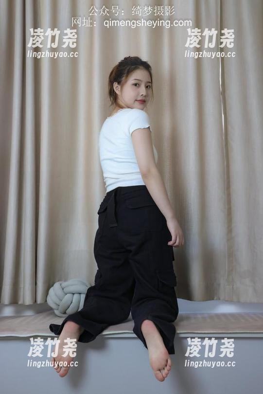 绮梦摄影 - 每一张都是眼前一亮，宁宁美脚写真合集：腿部风景独好，咋能不看？