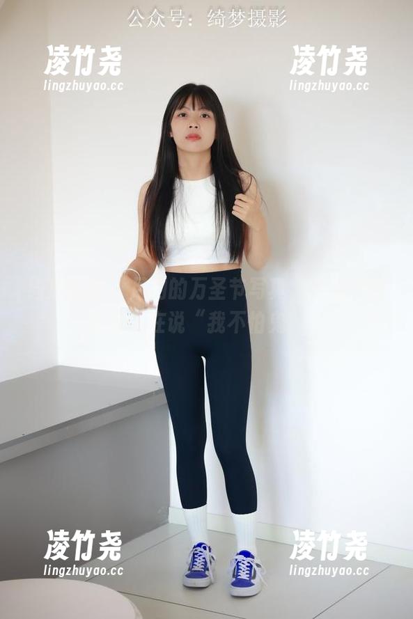 绮梦摄影 - 月月的万圣节写真，图册中每张都像在说“我不怕鬼！”