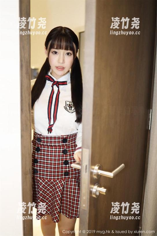 美媛馆 - 校服太美，Ellie艾栗栗的写真让人想下载又想多看几遍！