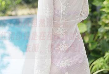 美媛馆 – 图片虽然没圣光，但伊雨蔓Fiona的红裙却像是在召唤我的抽屉里的那些衣服，快来搭配！