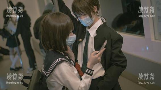 西园寺南歌的校服套图，拗口之美的反叛