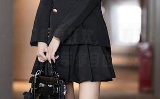 语画界 – 夏日短暂狂欢，徐莉芝Booty泳衣原图带你自由翻滚