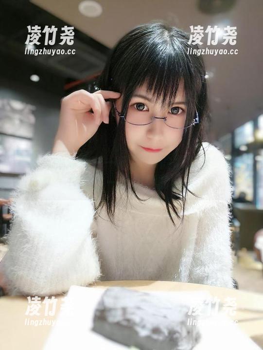 不一样的渐变——逐月Su的御坂美琴私拍图包，一场模糊的梦。