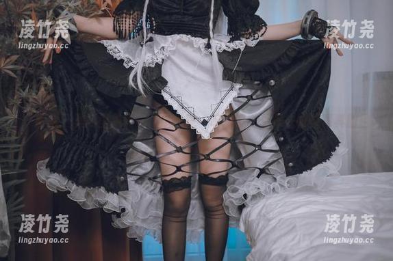 “厨娘”里的里见年一，不仅是一碗米饭，更是一幅幅写真图包。