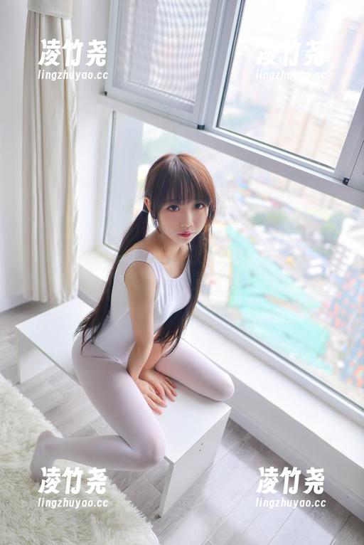 你见过雪琪SAMA穿双马尾体操服吗？图包中的“酷”和“萌”完美交融。