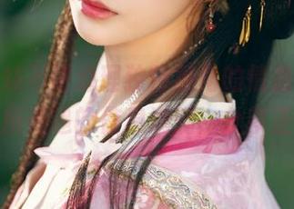 拥有雯妹不讲道理独特视角的情蛊瞬间，图片所传递的信息满满，分享正好！