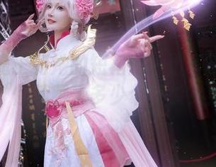 露儿大魔王和她的短裙：一组写真让人想问‘你都藏了多少个口袋？！’