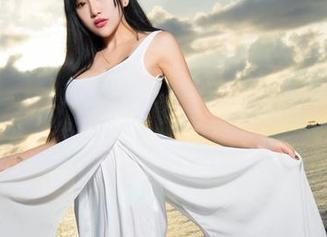 青豆客 – 教室空间再定义：莫雅淇精选写真，老师也得想转行当模特！