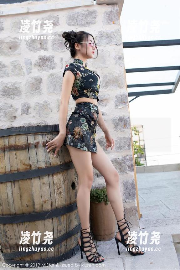 魅妍社 - 听说了没？韩冰冰儿的最新图集，空姐造型，果然又是一种特别的味道…