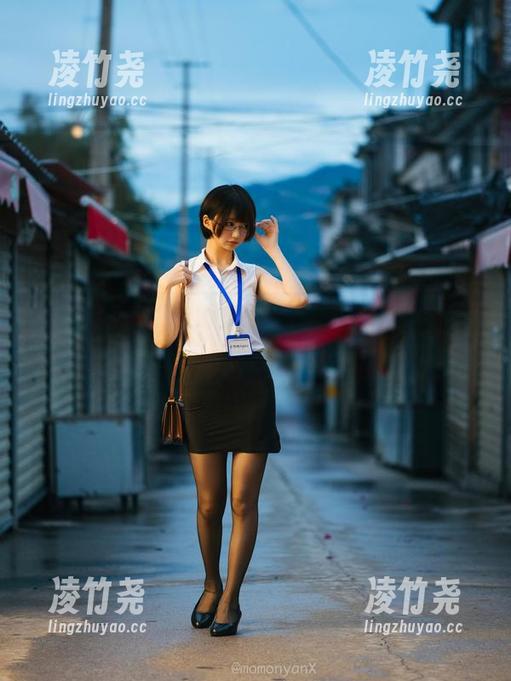 物置女子大生COS，魔物喵nigisa真的是太会玩了！
