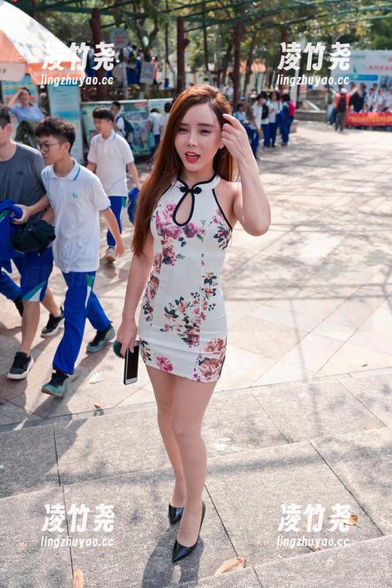 魔镜街拍 - 全套图片带你看婷婷在寒风中，肉丝美人的绝妙对话！