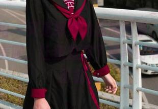 魔镜街拍 – 又是婷婷的私房图集，白色、黑丝，美腿，让我想到了那种略带挑逗的时刻。